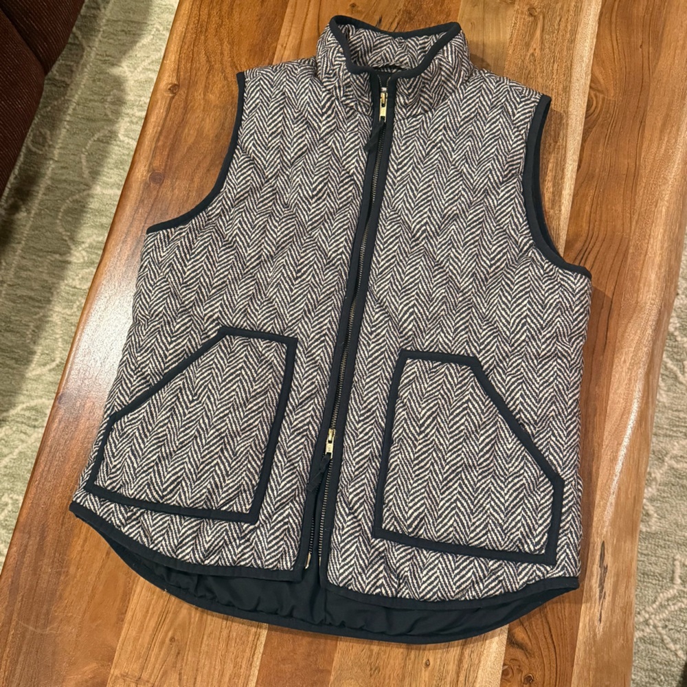 J. Crew Factory Quilted Puffer Vest Black and White Herringbone Gold Zip Size M